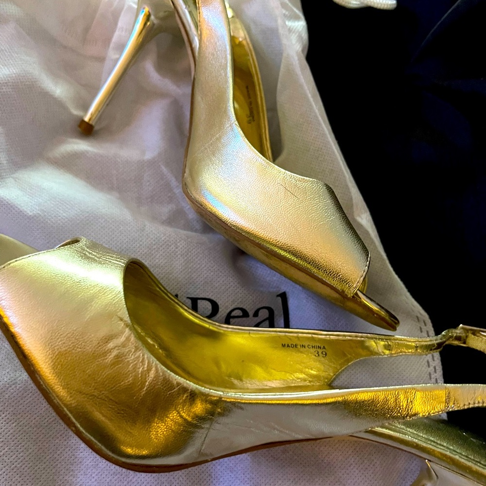 *SALE*Aldo Gold Peeptoe Slingback 9M🌼